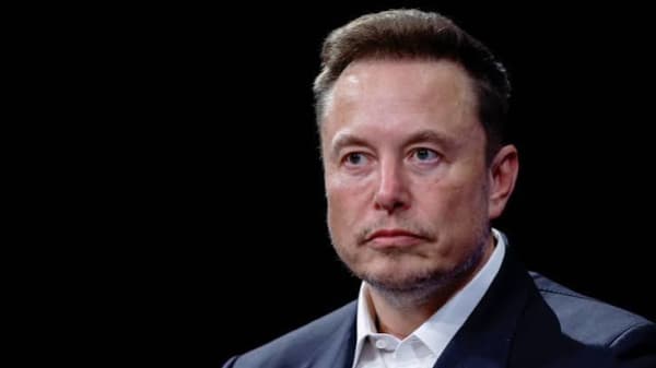 T-Mobile CFO Dismisses Elon Musk’s Starlink Mobile Plans as Uncompetitive