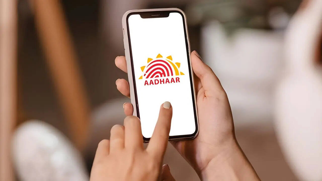 Smartphone Giants and Privacy Advocates Block India's Move to Preload Aadhaar App on New Devices