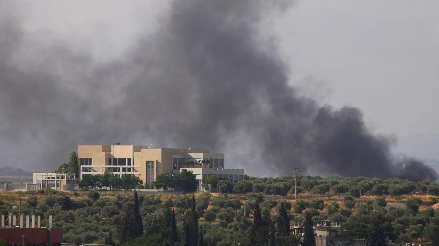 Israel Launches Air Strikes on Southern Lebanon as US-Iran Peace Deal Appears Close