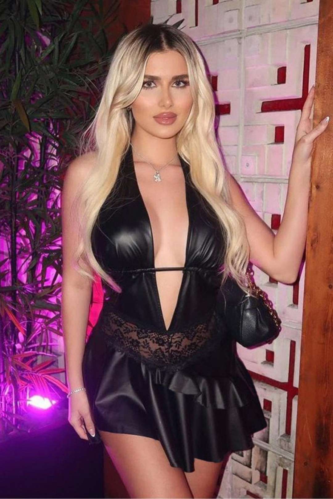 V Backless Tie Fashion Sexy Lace Splicing Halter Neck Dress