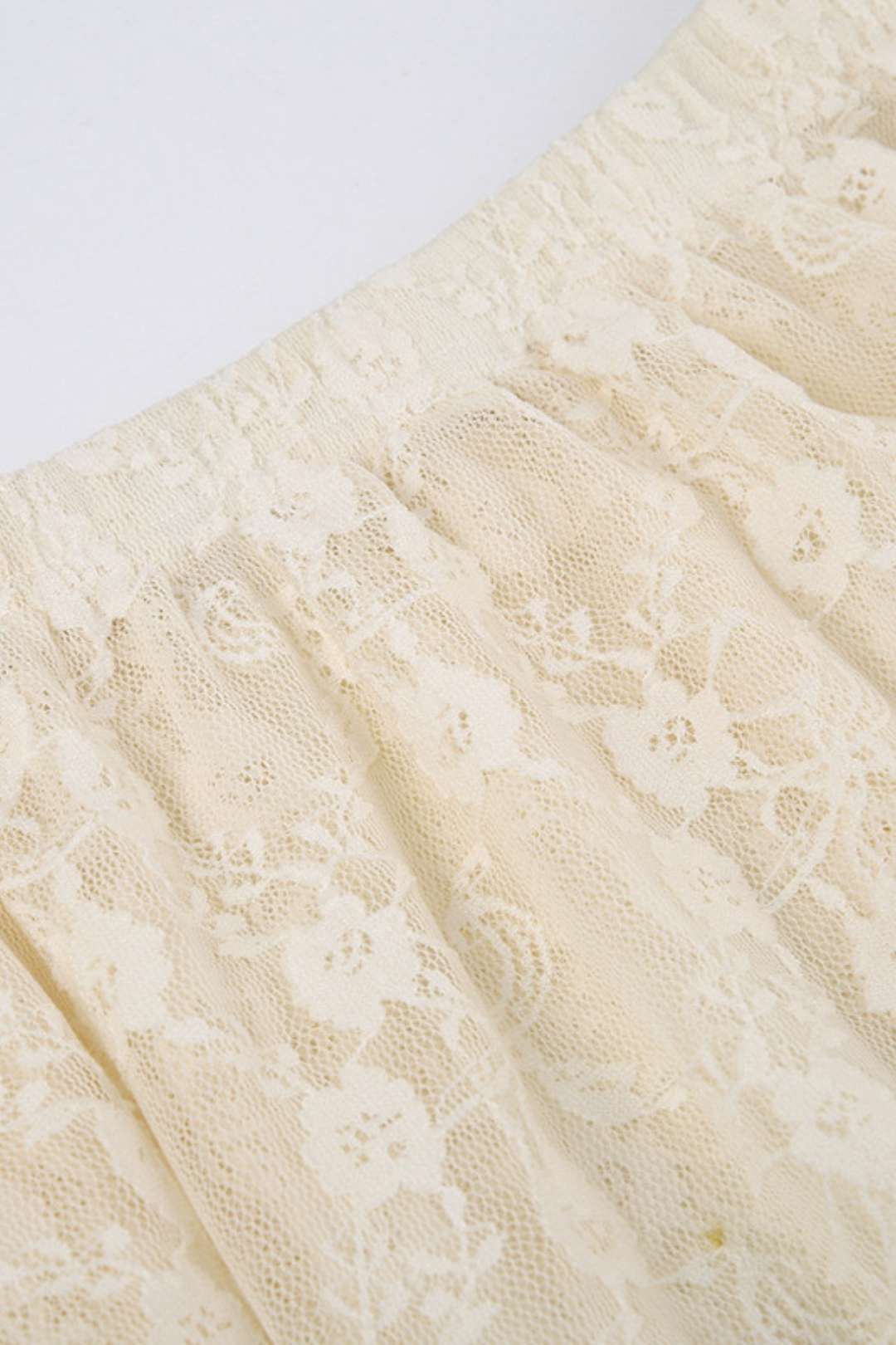 Basic Solid Color Irregular Wave Hem High Waist Lace Ski