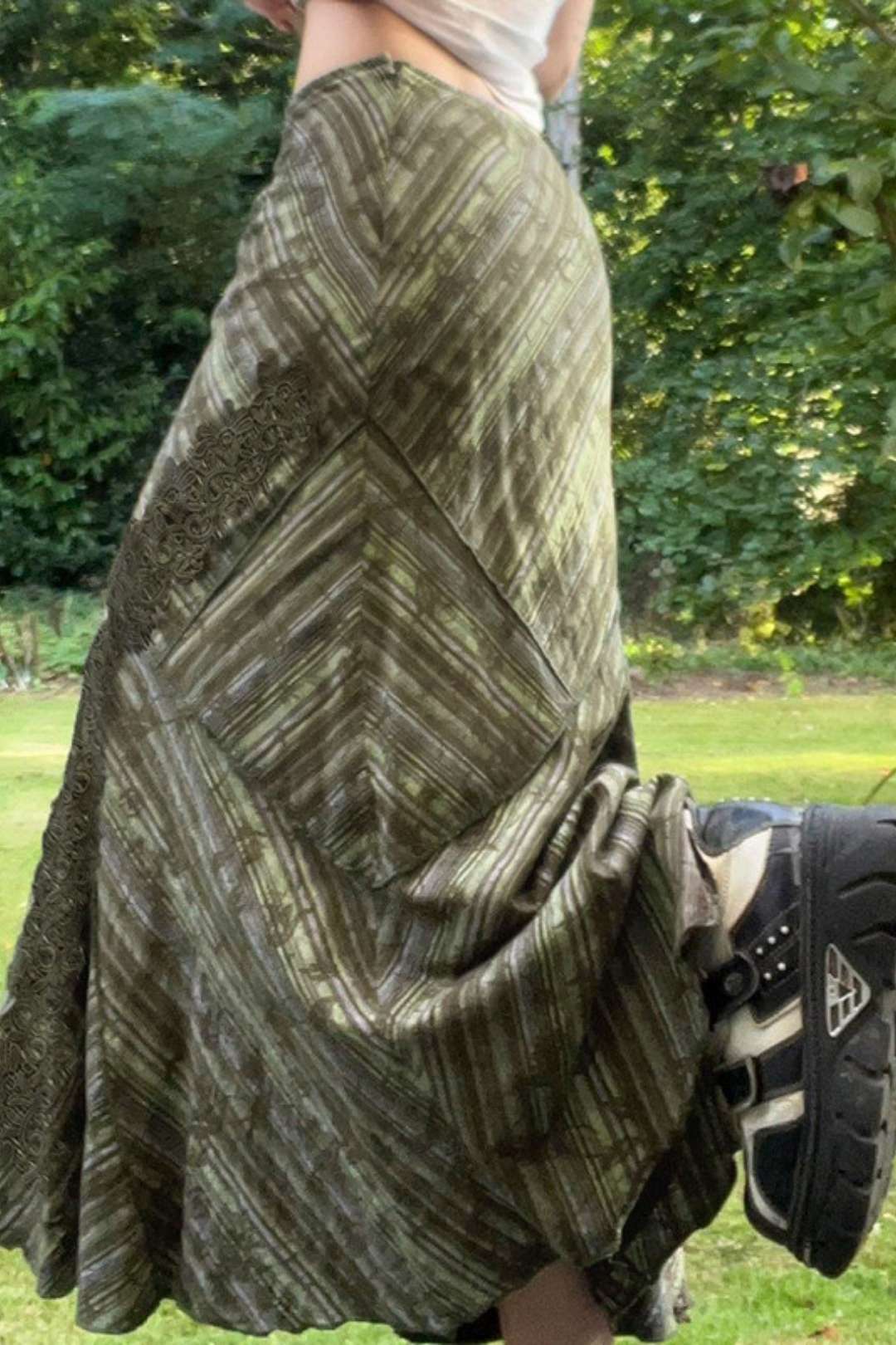 Retro Printed Irregular Pleated Lace Skirt,