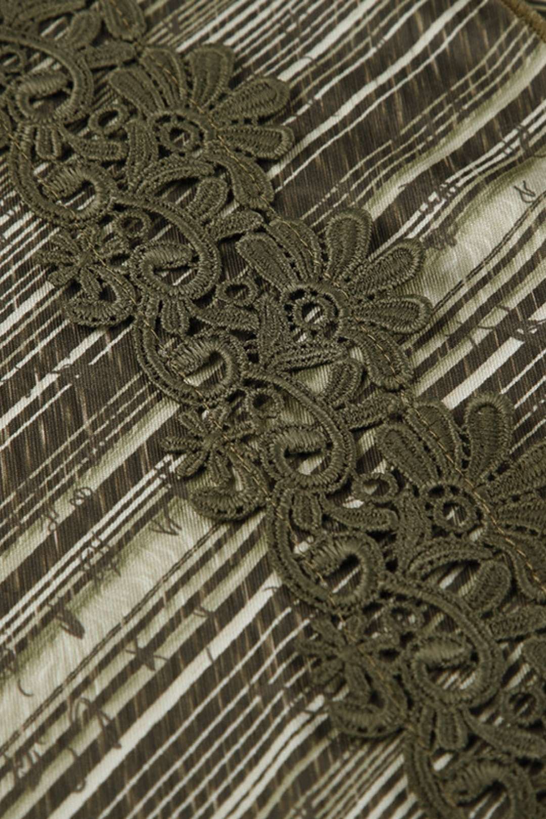 Retro Printed Irregular Pleated Lace Skirt,