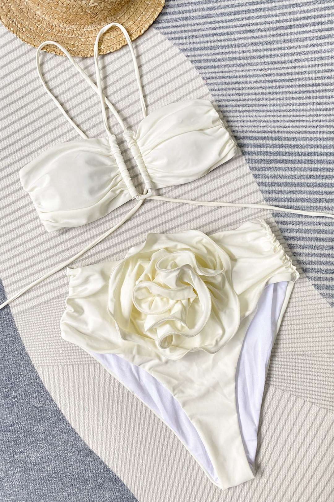 Sexy Three-dimensional Flower Split Swimsuit