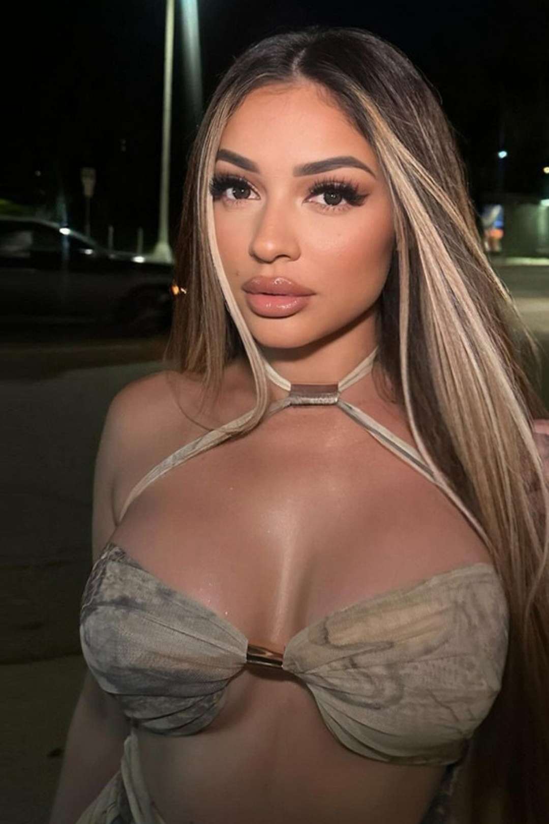 Halter Neck Low-cut Sexy Backless Dress Short Dress