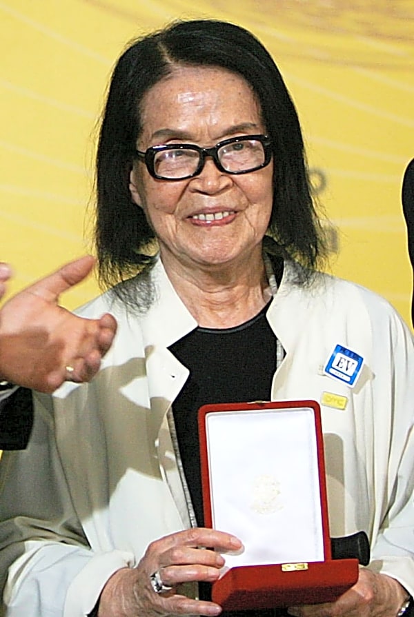 Tomie Ohtake - Biografia e Obra: Reconhecimento Nacional, o Instituto e a Inovação