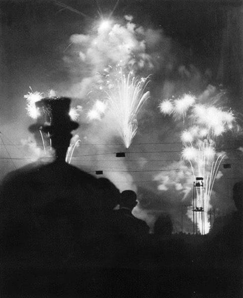 Paris by Night by Brassaï, 1932