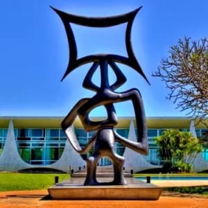 El Rito del Ritmo. Maria Martins. 1959 - Ubicación: Palacio de la Alvorada, Brasilia
