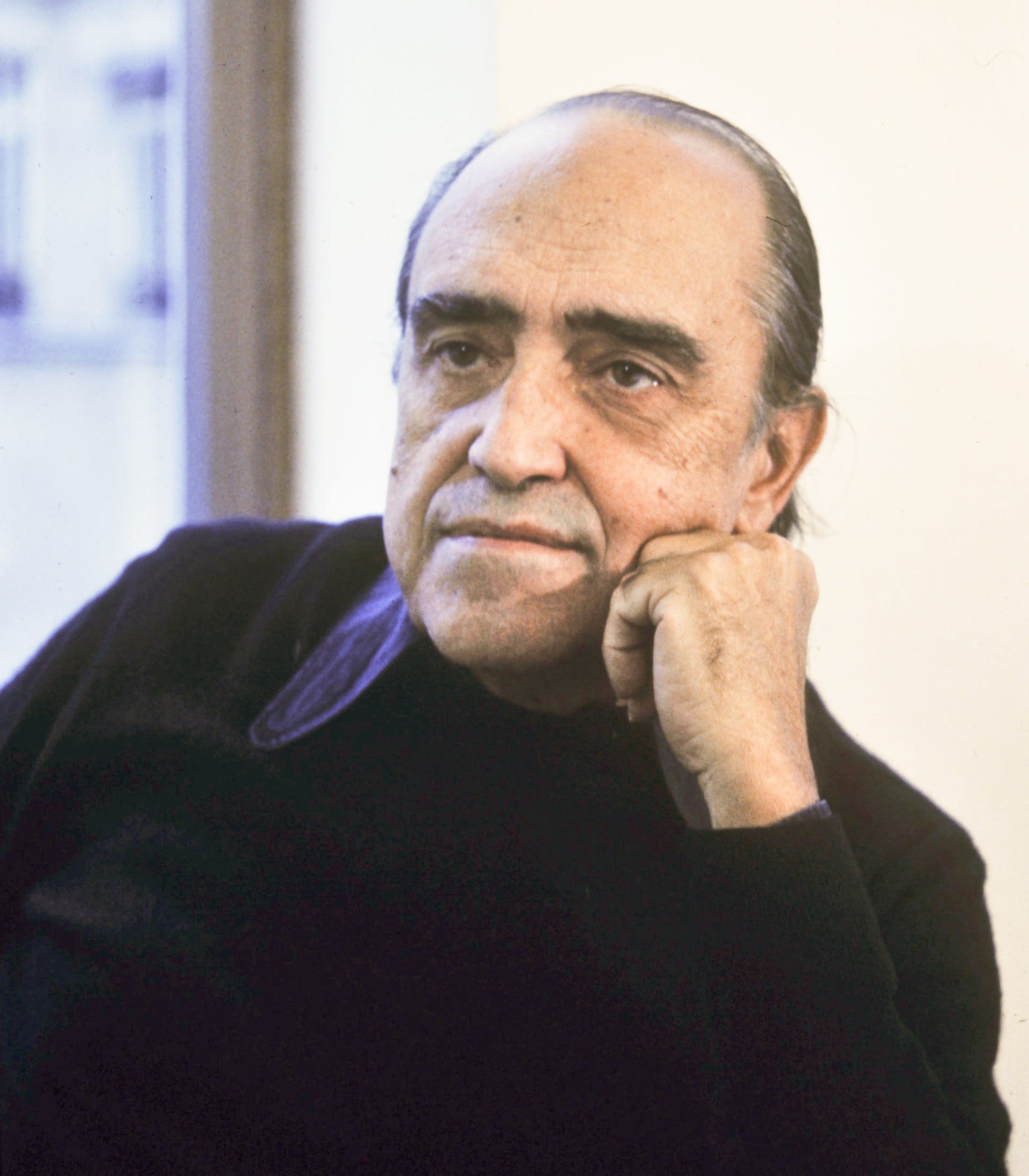 Oscar Niemeyer : Biographie et Œuvres – Les Racines d'un Génie de l'Architecture