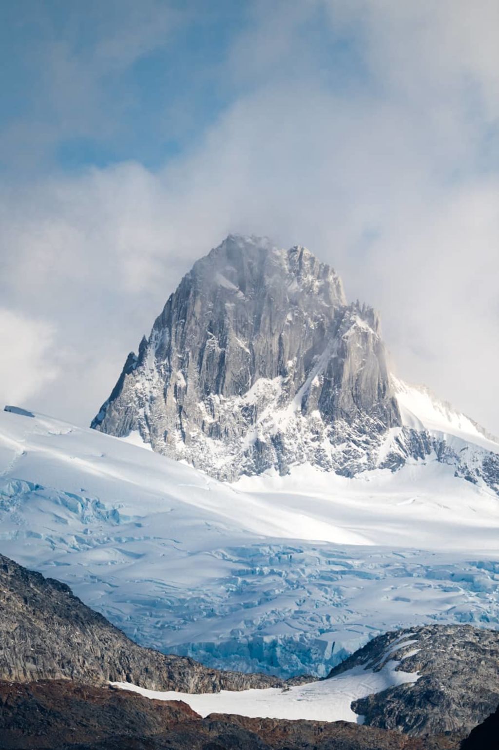 Las cumbres solitarias y heladas de la Cordillera Darwin