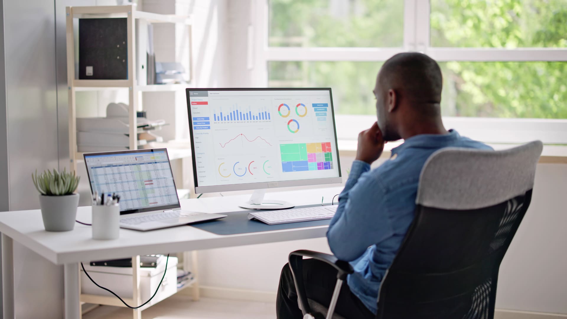 📊 روش‌های حرفه‌ای برای تحلیل بازار پیش از خرید یک کسب‌وکار در بریتانیا