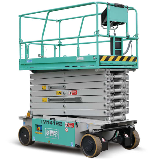 IM scissors ensure the maximum capacity in both the platform and on the manual deck extension. Delivering traction and stability at maximum height, even with two workers on the fully extended