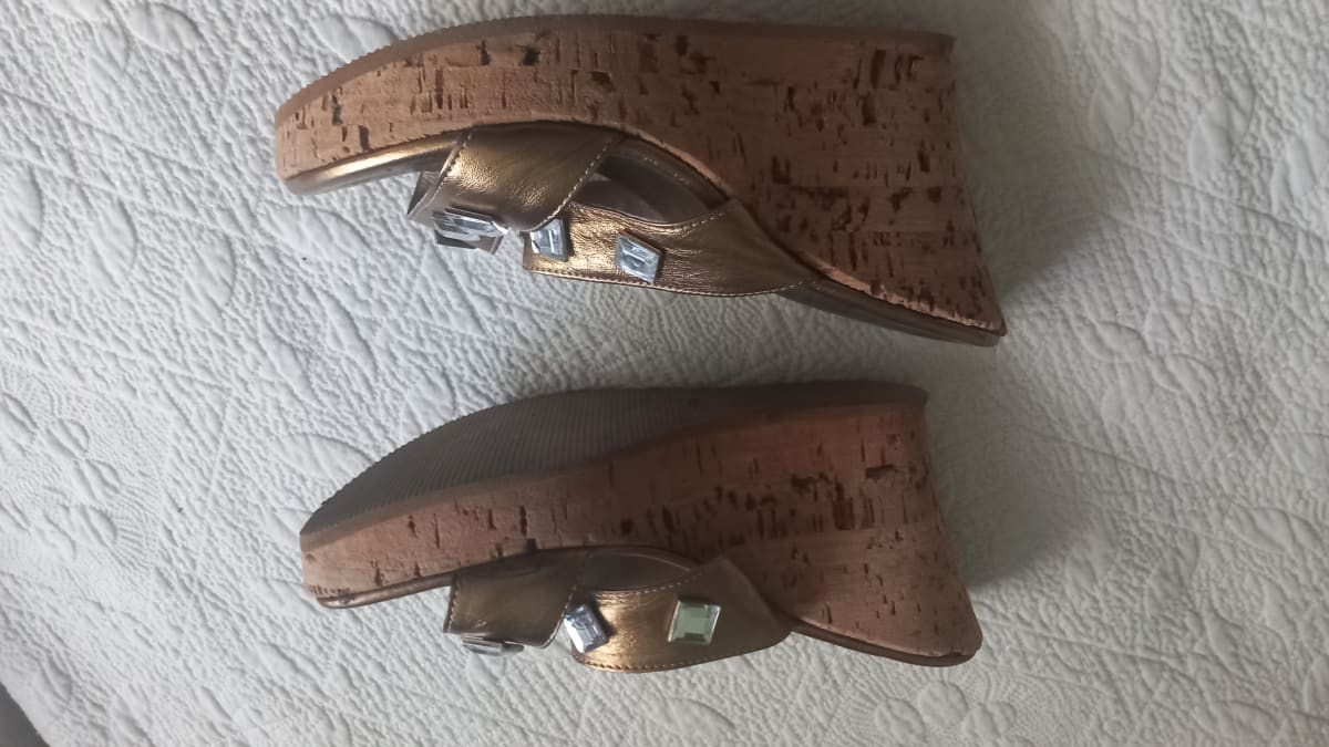 Apullia kožené šľapky na platforme, veľkosť 35,5 — 1