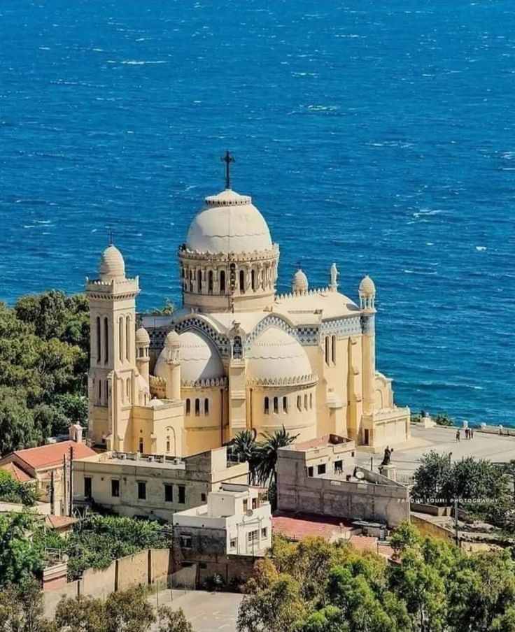 La Basilique Notre-Dame d'Afrique
