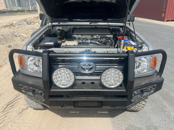 Toyota Land Cruiser Pickup 2010