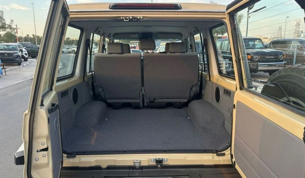 Toyota Land Cruiser Hardtop 2024