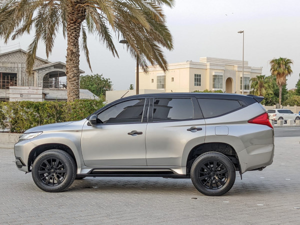 Mitsubishi Montero 2017