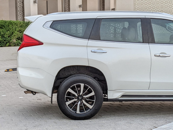 Mitsubishi Montero 2017