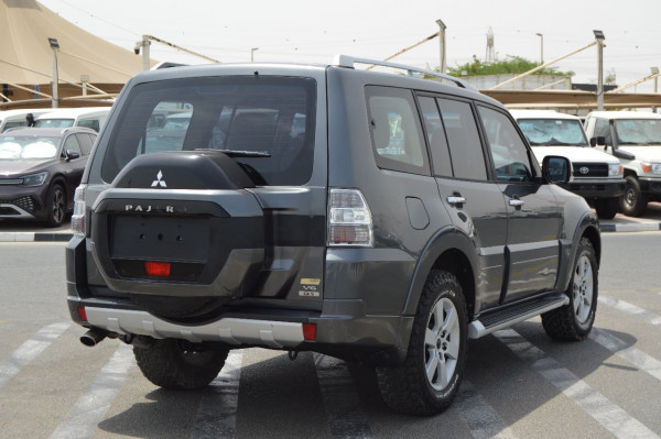 Mitsubishi Pajero 2015