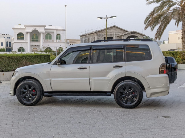 Mitsubishi Pajero 2016
