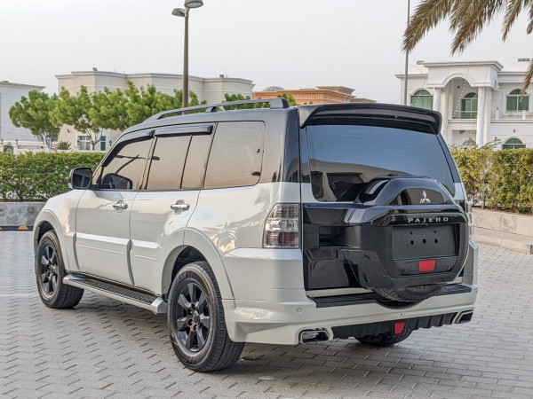 Mitsubishi Pajero 2016