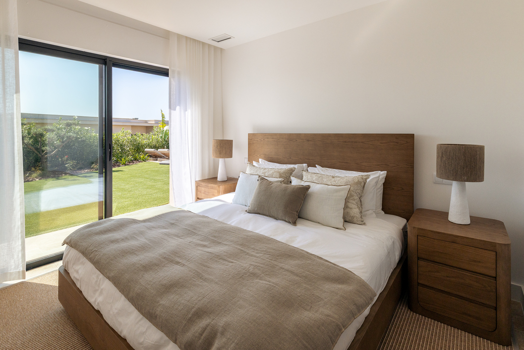 Twin bedroom lower floor