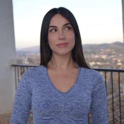 María