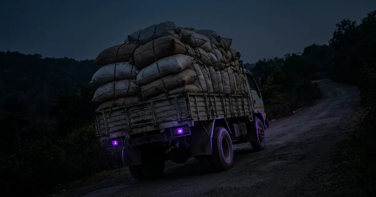 A fleet manager on a tablet instantly verifying a commercial truck driver's license using the Sarthi and Vahan government APIs.