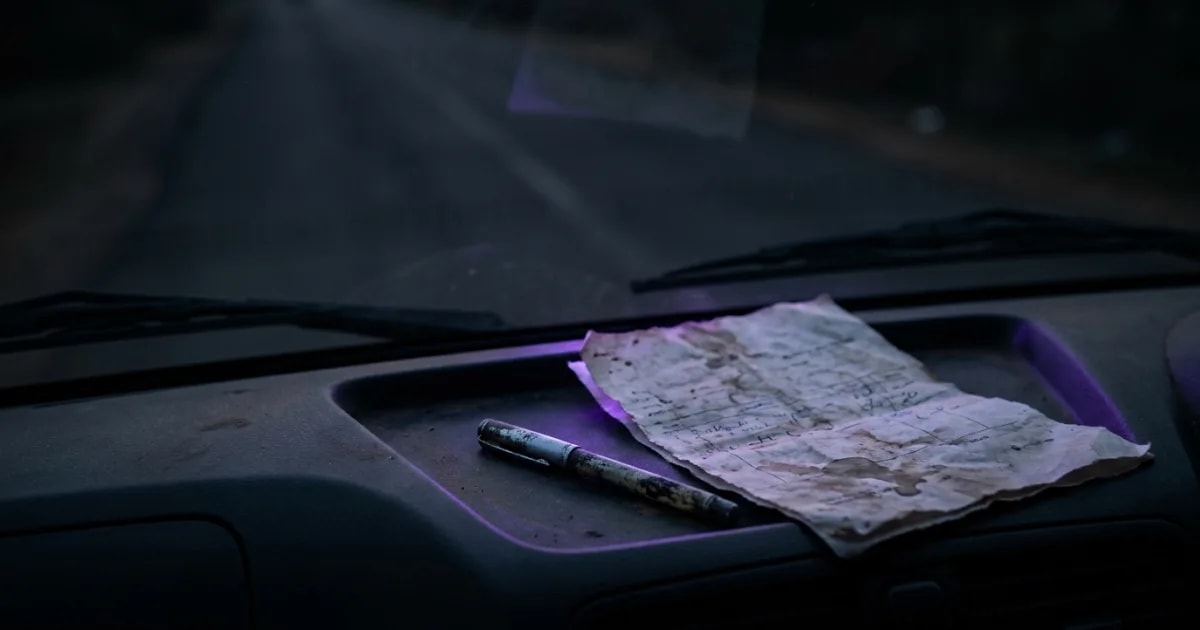 A driver using a smartphone to get an electronic proof of delivery signature