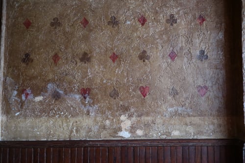 wallWithTrim