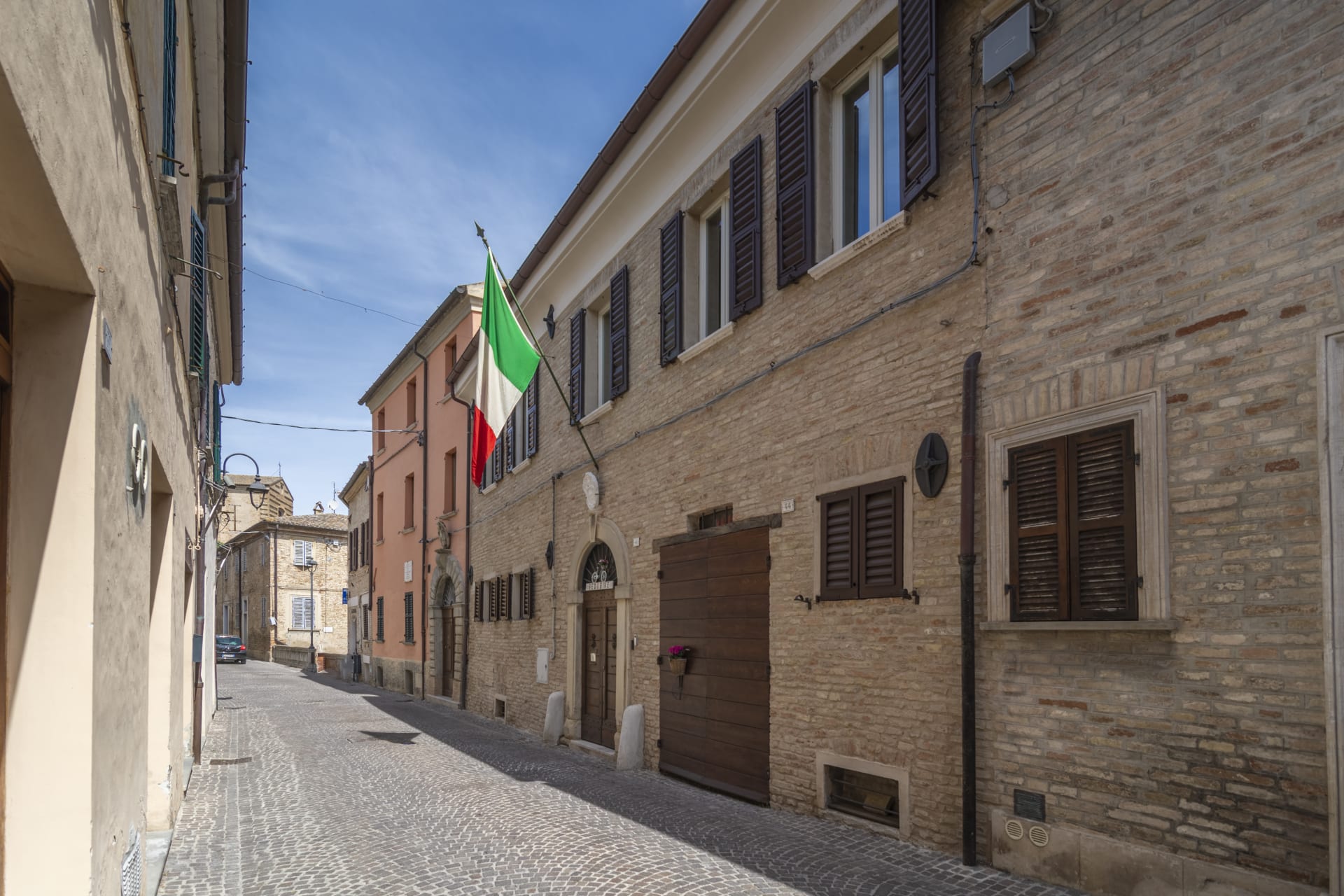 Façade – photo 3