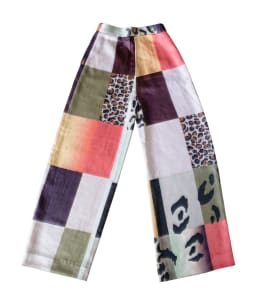 A white stripe caused by a missing section of the printed pattern.