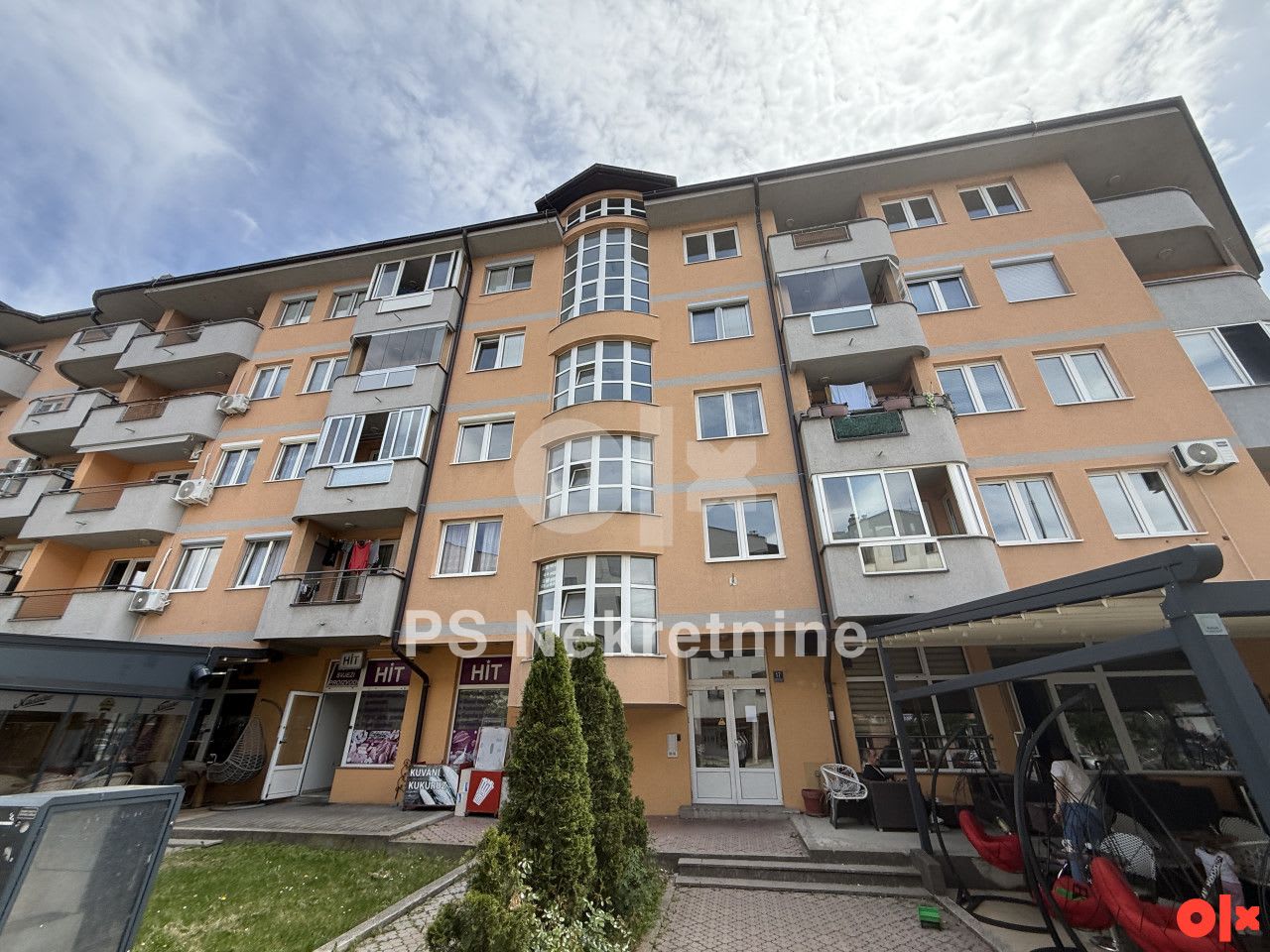 Dvostrano orijentisan trosoban stan Istocno Sarajevo Spasovdanska - 2