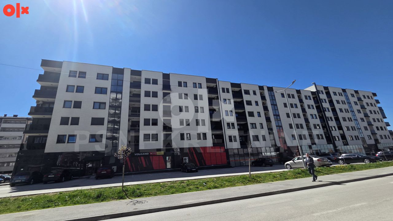 Moderno namješten trosoban stan Istočno Sarajevo 76 m2