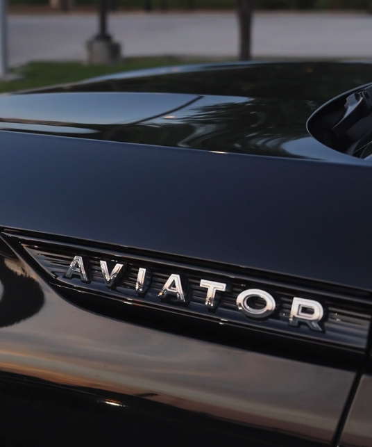 Lincoln Aviator interior detail 2