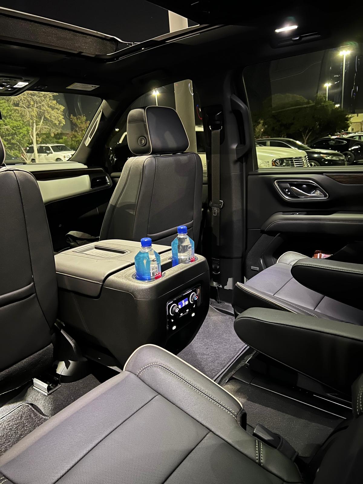 Suburban 2025 LT interior detail 2