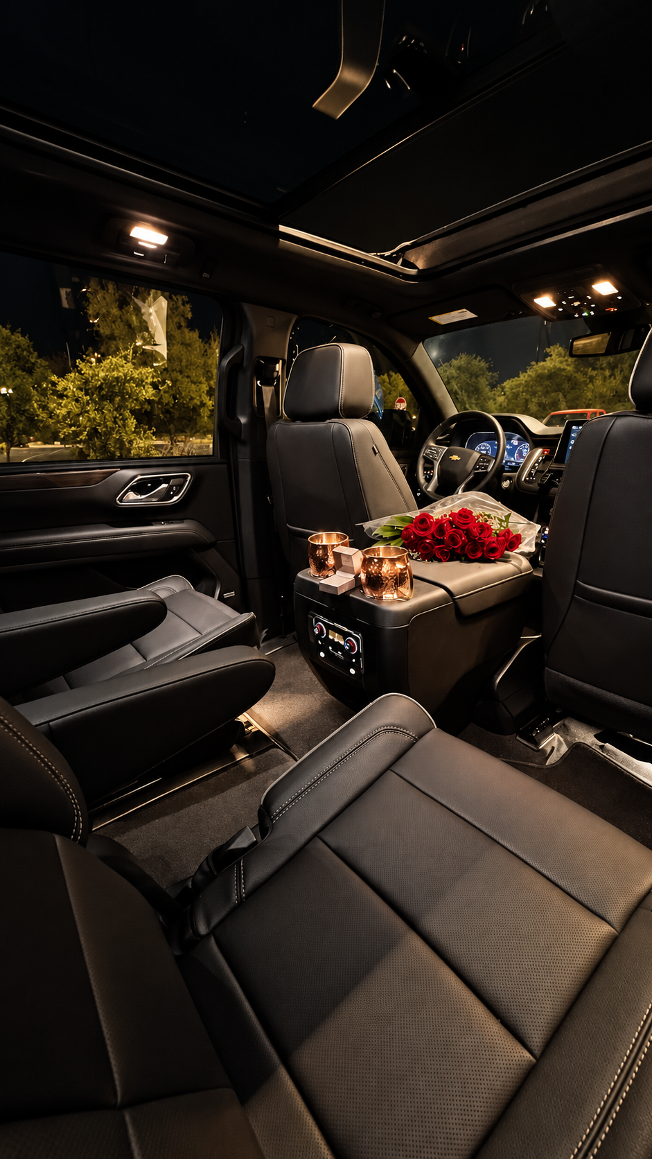 Suburban 2025 LT interior detail 3