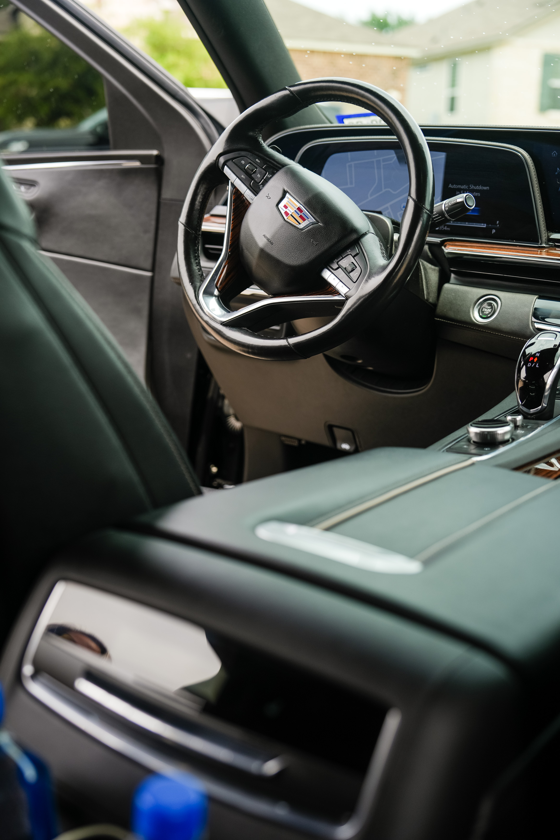 Cadillac Escalade interior detail 4