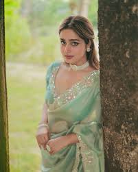 ayesha khan