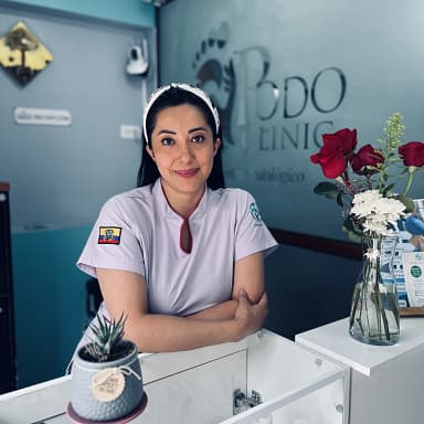 Dra. Cristina Muñoz - Especialista en Podología