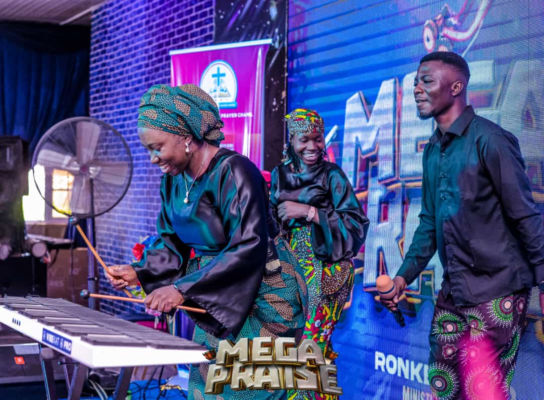 Ronke Aluko performing on xylophone