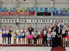«Весенние узоры» на льду рисовали фигуристы Нерюнгринского района