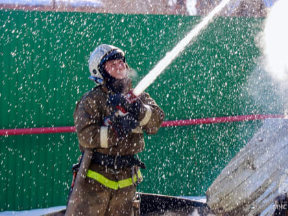 Короткое замыкание электроприбора стало причиной пожара в жилом доме в Нерюнгри