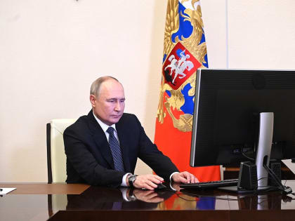 Владимир Путин онлайн проголосовал на выборах президента России