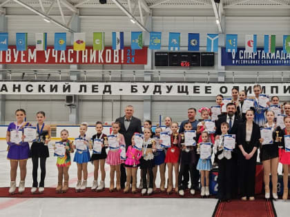 «Весенние узоры» на льду рисовали фигуристы Нерюнгринского района