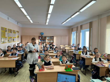 Врач-стоматолог рассказала школьникам об уходе за зубами