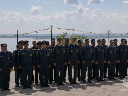 Священник поздравил сотрудников МЧС