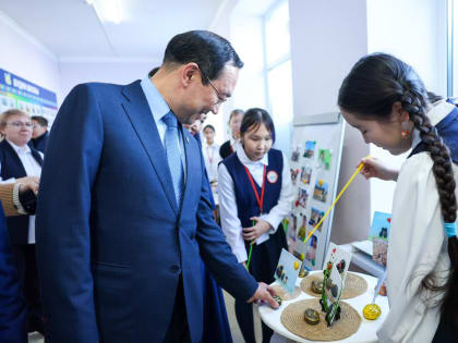 Учащиеся Жиганской агрошколы рассказали главе Якутии о своих достижениях
