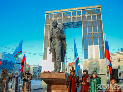 Уголовное дело возбудили после подлога при ремонте памятника Ойунскому в Якутске 