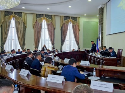Сессия Якутской гордумы: отчеты ММУ МВД «Якутское» и контрольно-счетной палаты